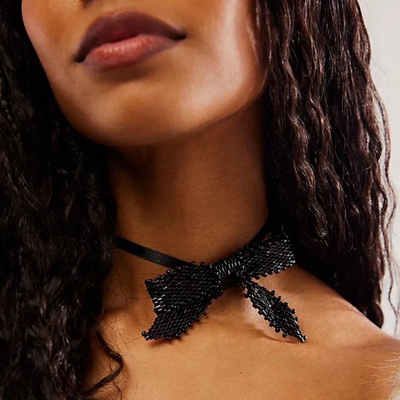 NWT Free people Backstage Pass Choker Gold Beaded Bow Necklace - Picture 3 of 4